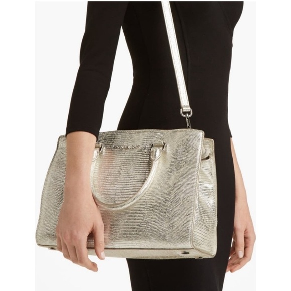 MICHAEL KORS SELMA ZIP SATCHEL - Picture 2 of 7